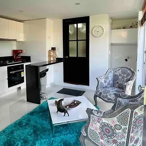Acogedor Estudio Privado En Zona Tranquila Bogotá